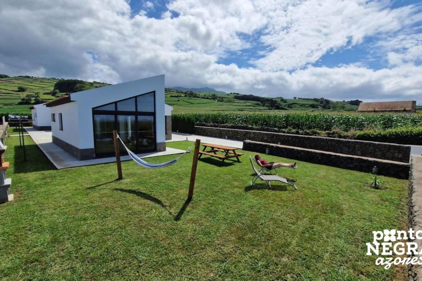 Altares Photography House By Pontanegraazores מראה חיצוני תמונה